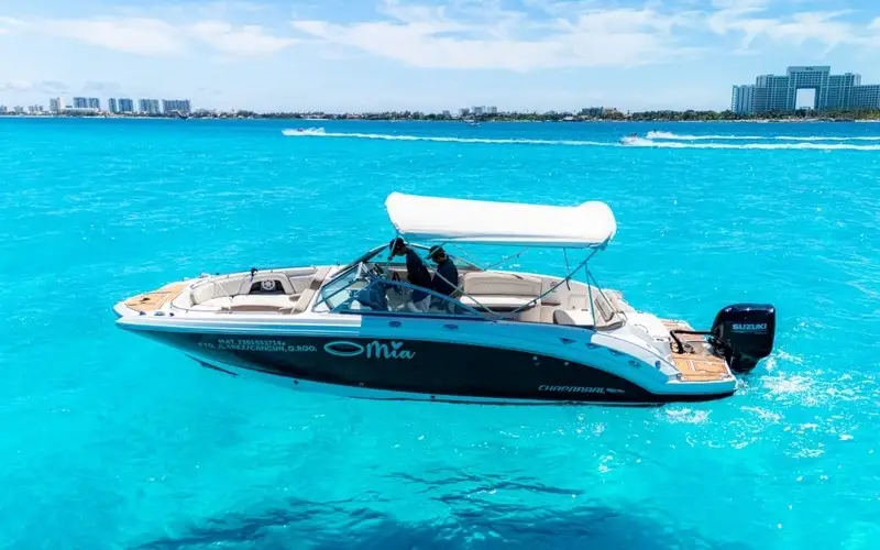 Yacht "Mia Chaparral"