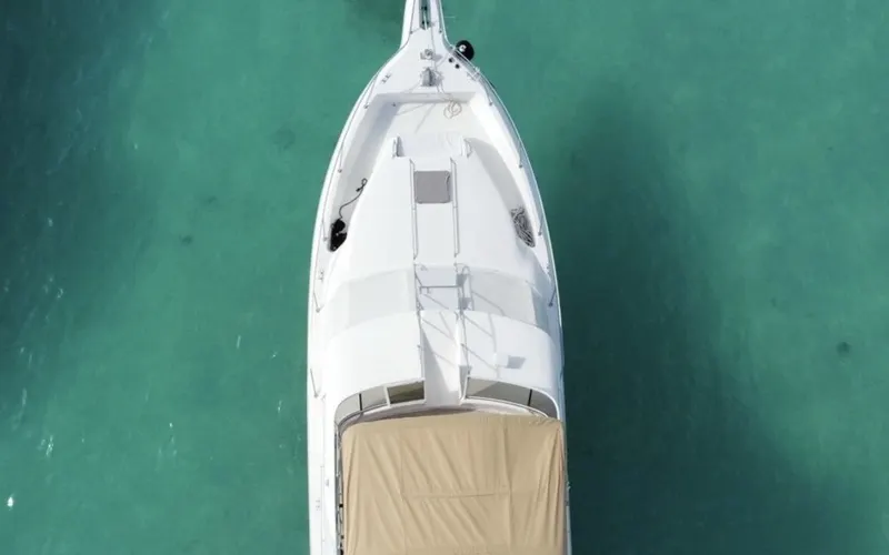 Yacht "Mistaken FlyBridge"